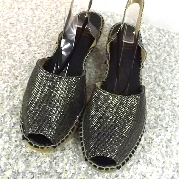 Andre Assous Metallic Espadrille Size 10 - Picture 2 of 7